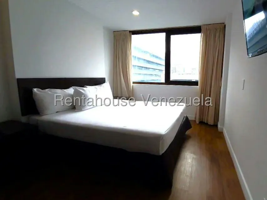 Apartamento (1 Nivel) en Alquiler en Chuao, Distrito Metropolitano - 5