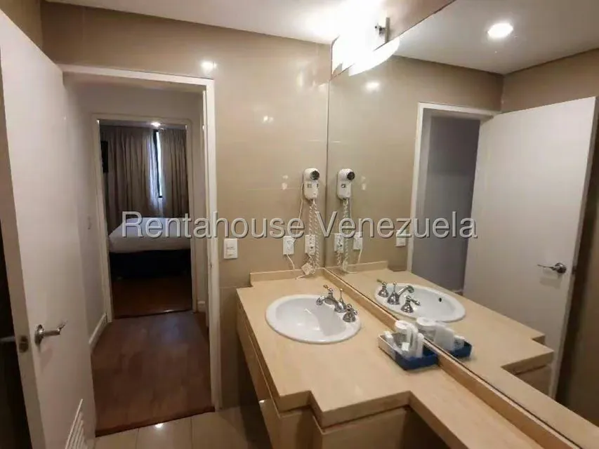 Apartamento (1 Nivel) en Alquiler en Chuao, Distrito Metropolitano - 8