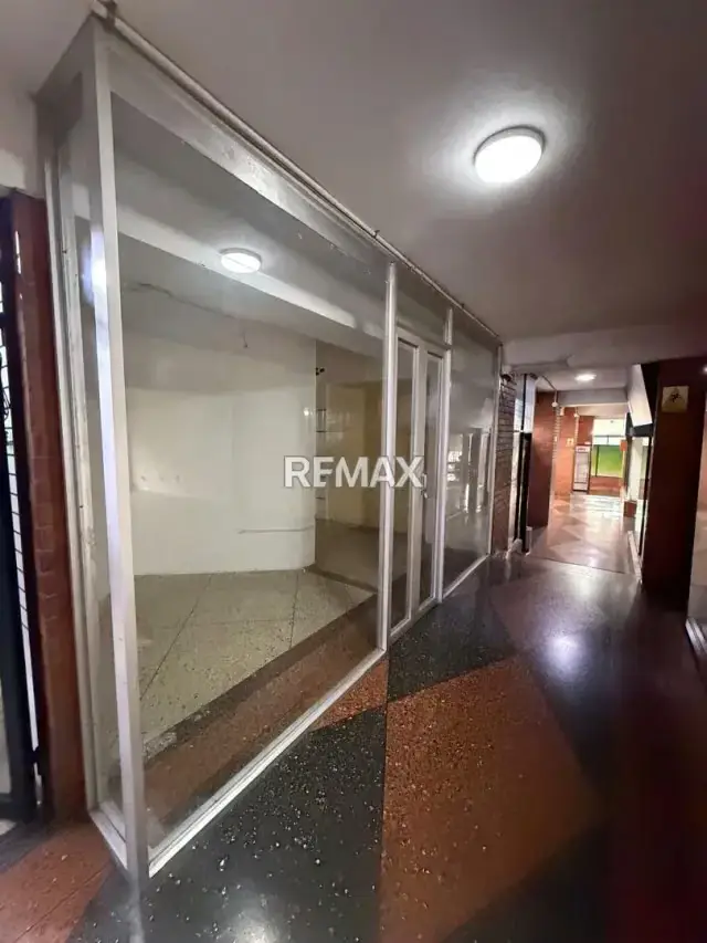LOCAL COMERCIAL EN ALQUILER N 3 y 4 EN EL CENTRO COMERCIAL GUARAUNO