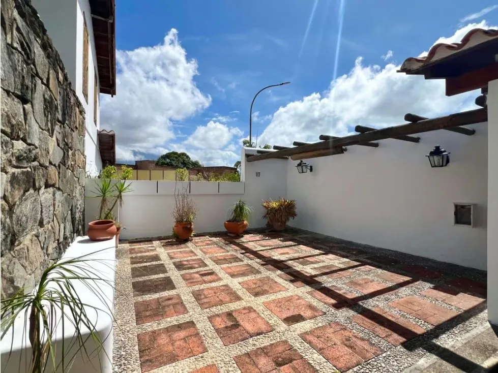 En Venta Casa en calle cerrada Alto Hatillo 4.000m2. Caracas - 3