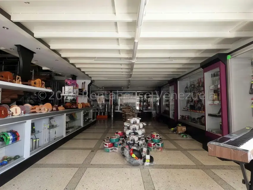Comercial (Edificio) en Venta en Centro, Lara - 3