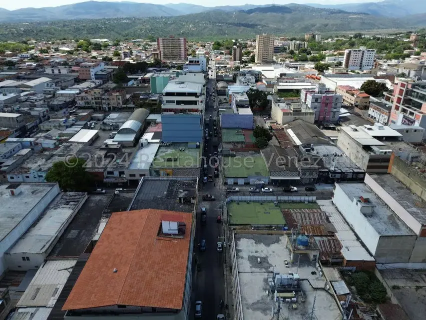 Comercial (Edificio) en Venta en Centro, Lara - 35