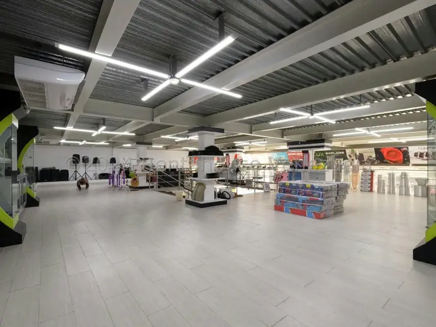Comercial (Edificio) en Venta en Centro, Lara - 5
