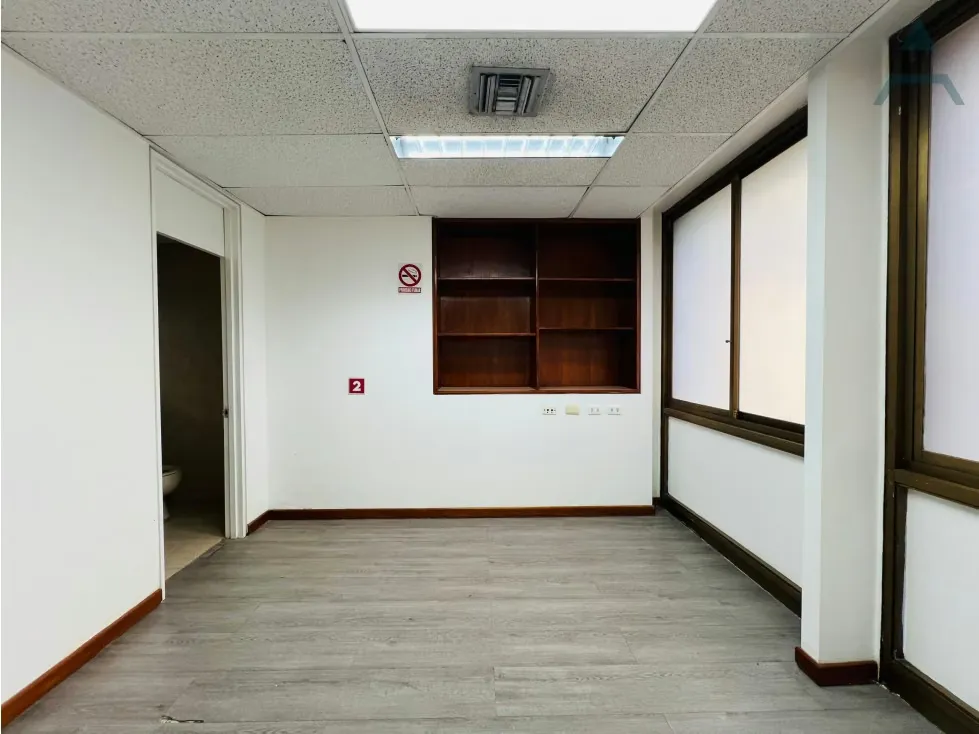 Se alquila Oficina 120m² Chuao