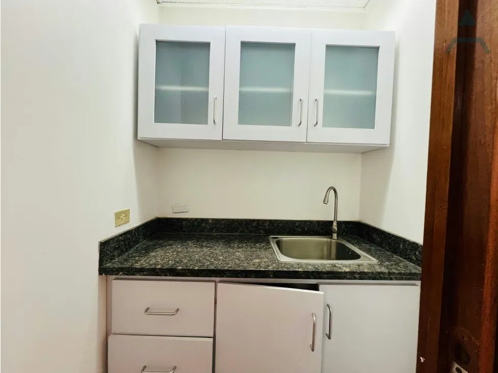 Se alquila Oficina 120m² Chuao - 2