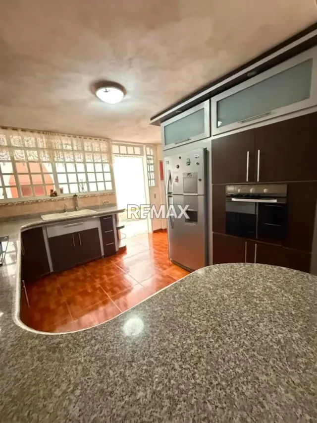 En venta Amplia Casa de 2 Niveles en Conjunto Residencial El Trigal, La Guayana - 9
