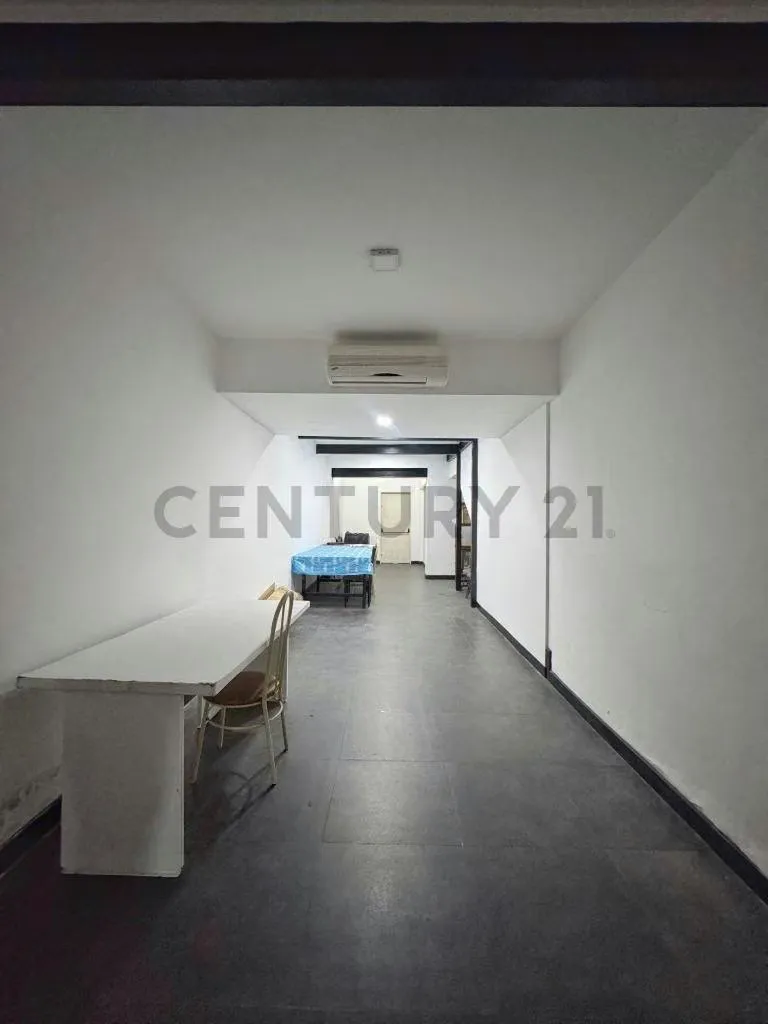 Propiedad Comercial y Residencial en Venta - Urbanización Altamira - 18