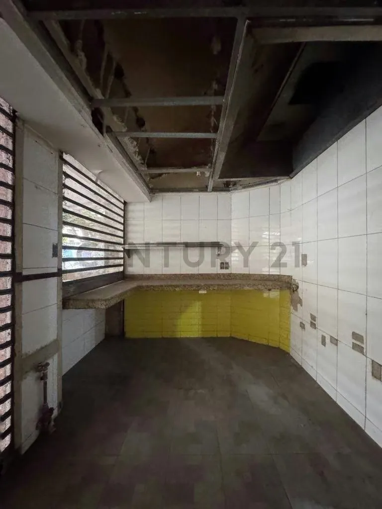 Propiedad Comercial y Residencial en Venta - Urbanización Altamira - 2