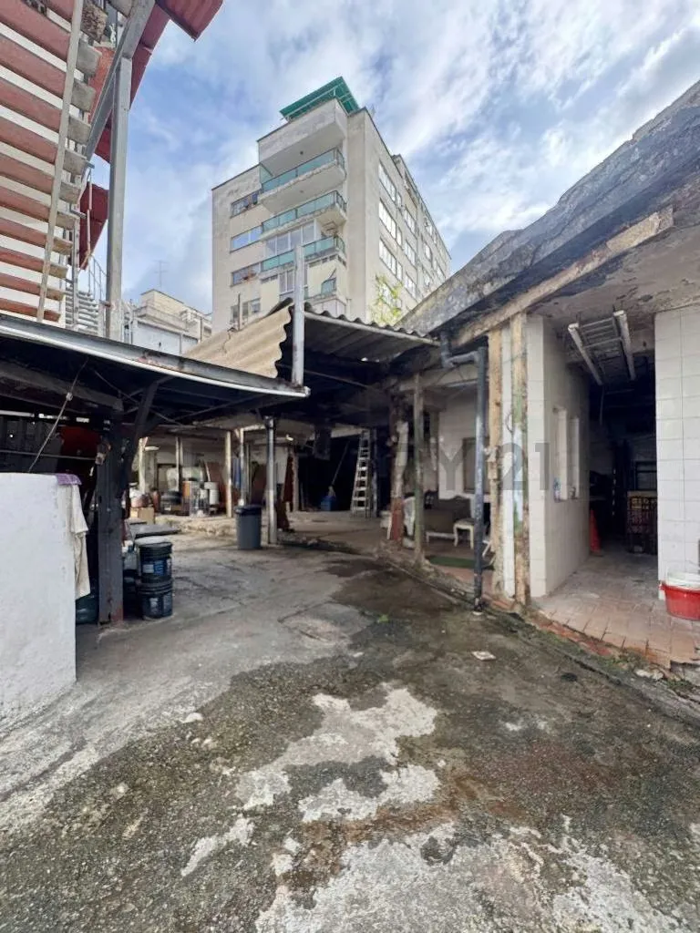Propiedad Comercial y Residencial en Venta - Urbanización Altamira - 6