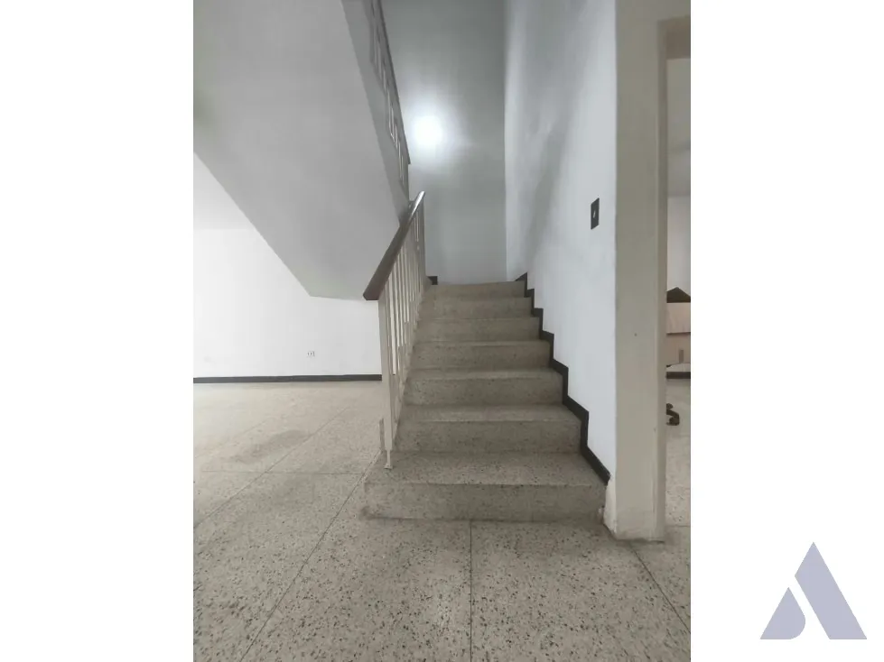 Vendo casa duplex original 245m2 La California Sur 4110 - 15
