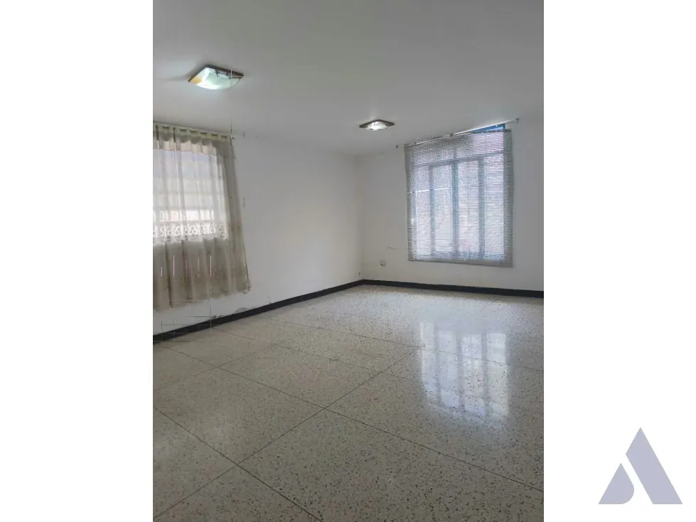 Vendo casa duplex original 245m2 La California Sur 4110 - 26