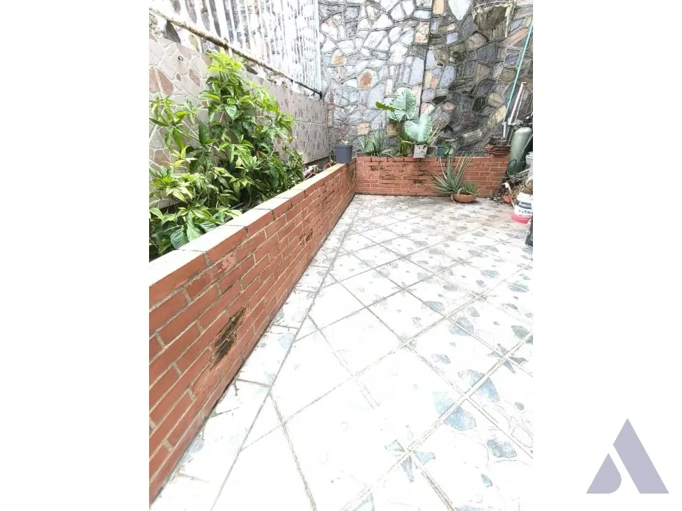 Vendo casa duplex original 245m2 La California Sur 4110 - 8