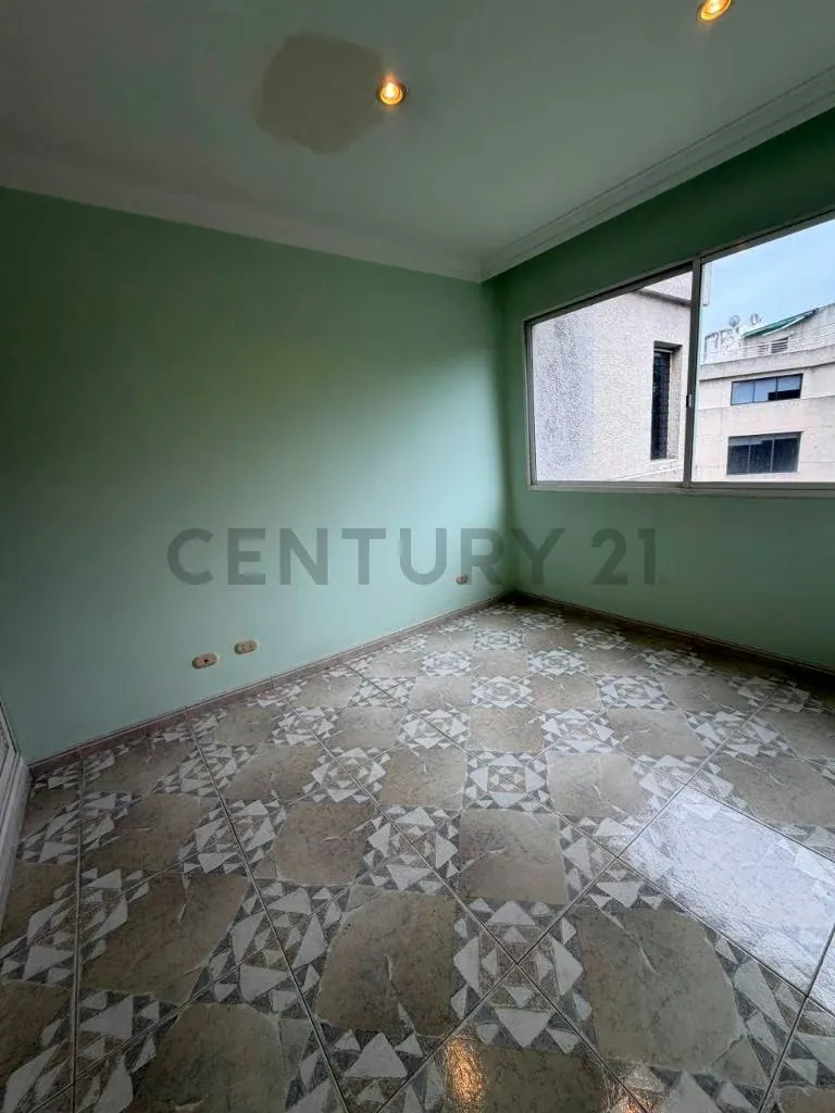 ESPECTACULAR PENTHOUSE DÚPLEX CON ANEXO INDEPENDIENTE EN URB. MIRANDA - 24
