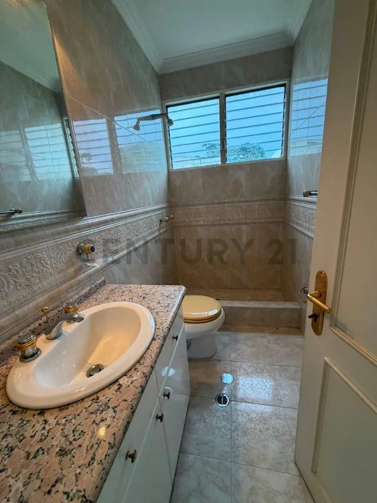 ESPECTACULAR PENTHOUSE DÚPLEX CON ANEXO INDEPENDIENTE EN URB. MIRANDA - 26