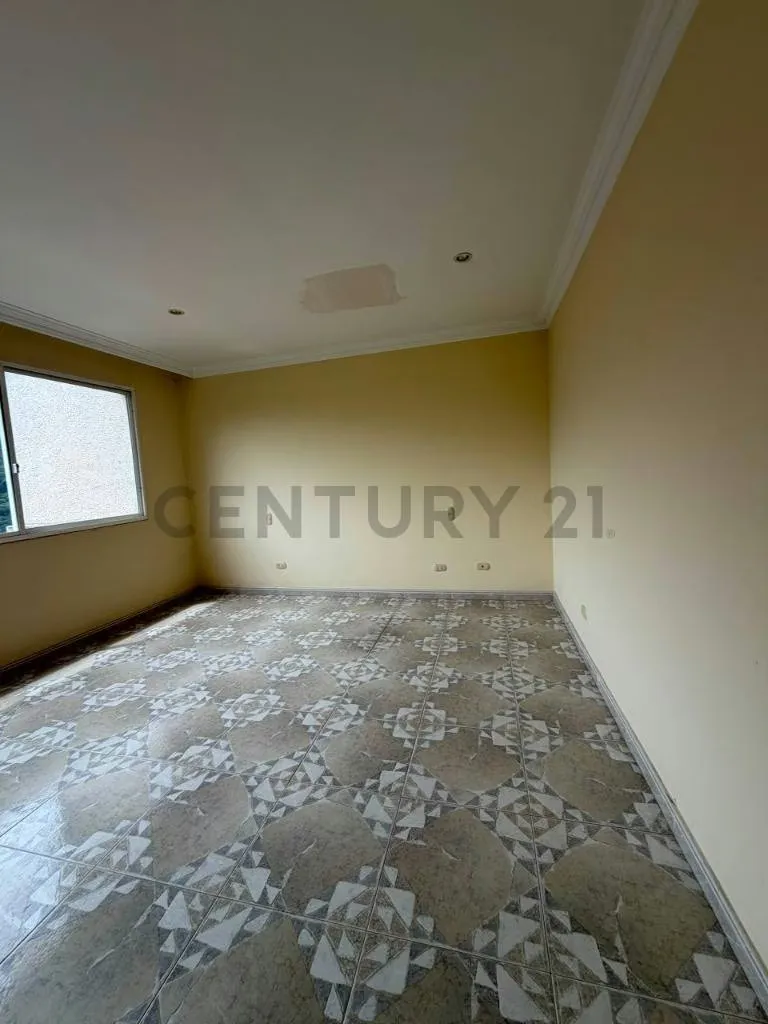 ESPECTACULAR PENTHOUSE DÚPLEX CON ANEXO INDEPENDIENTE EN URB. MIRANDA - 33