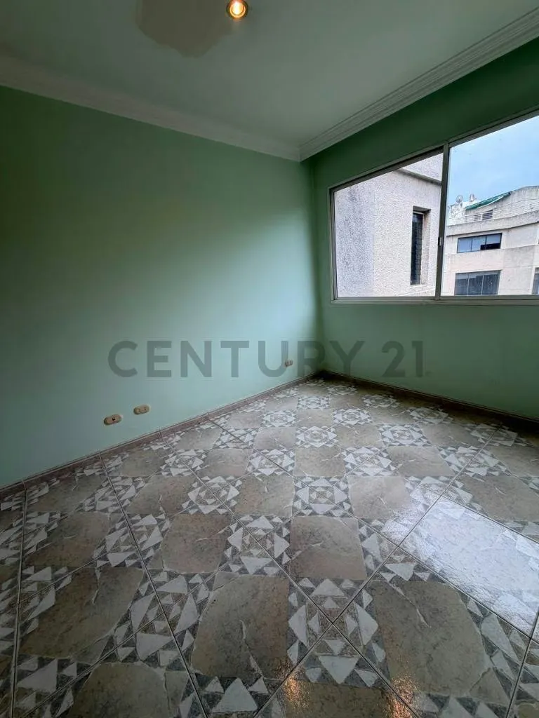 ESPECTACULAR PENTHOUSE DÚPLEX CON ANEXO INDEPENDIENTE EN URB. MIRANDA - 6