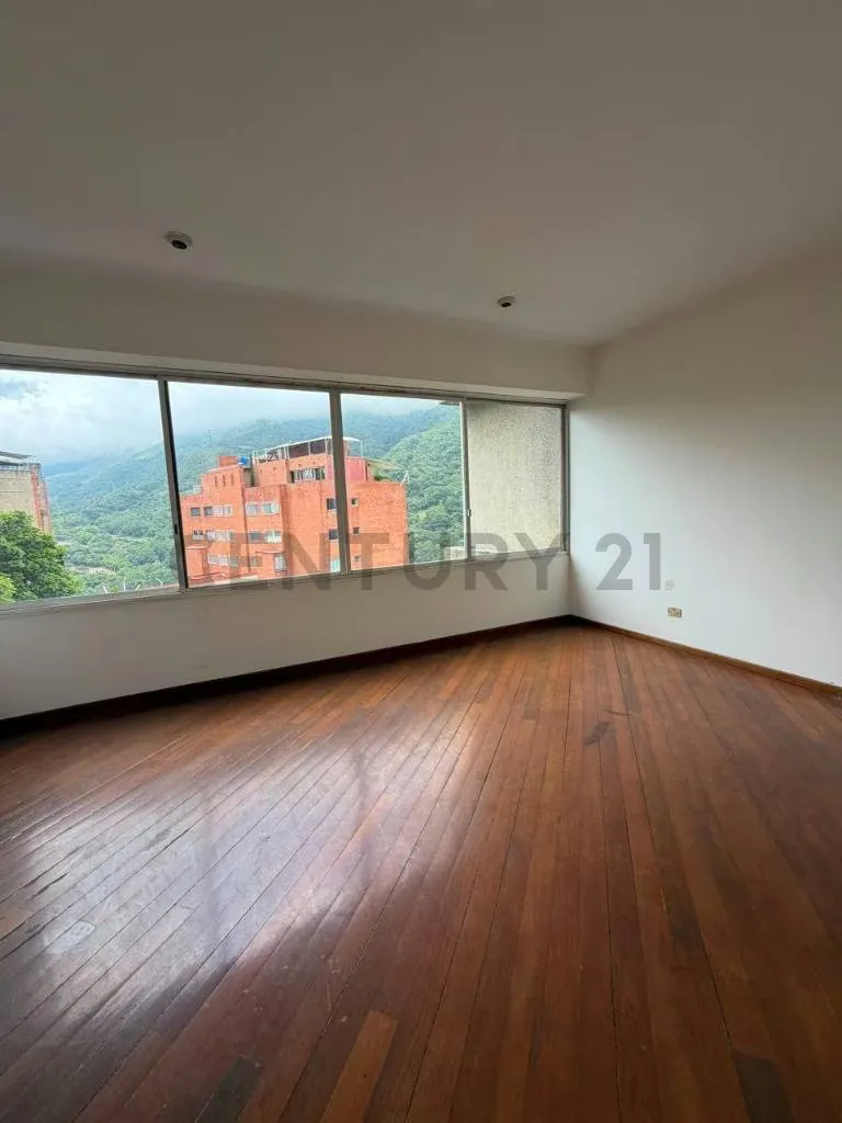 ESPECTACULAR PENTHOUSE DÚPLEX CON ANEXO INDEPENDIENTE EN URB. MIRANDA - 7