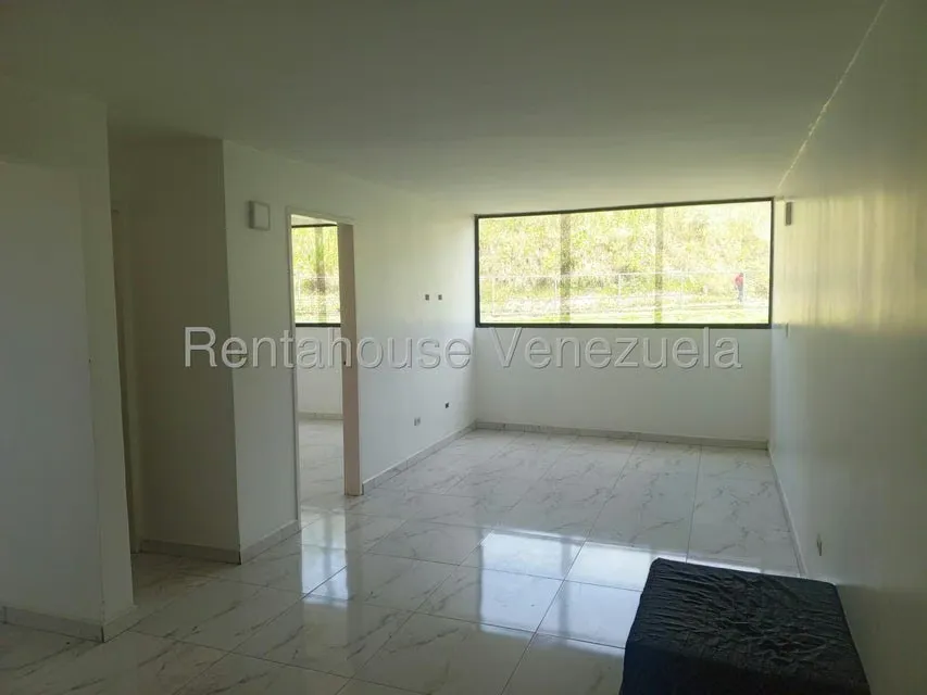 Apartamento (1 Nivel) en Venta en El Solar de la Quinta, Miranda - 2