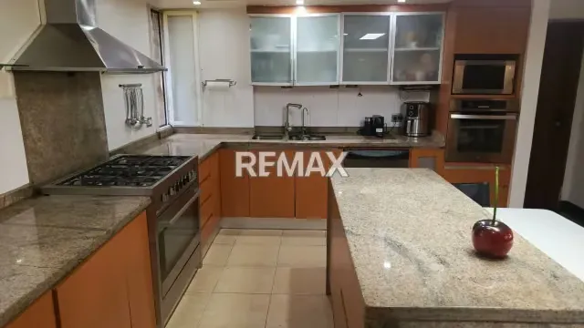 En venta Exclusiva PB con Terraza en Calle Cerrada – Caurimare