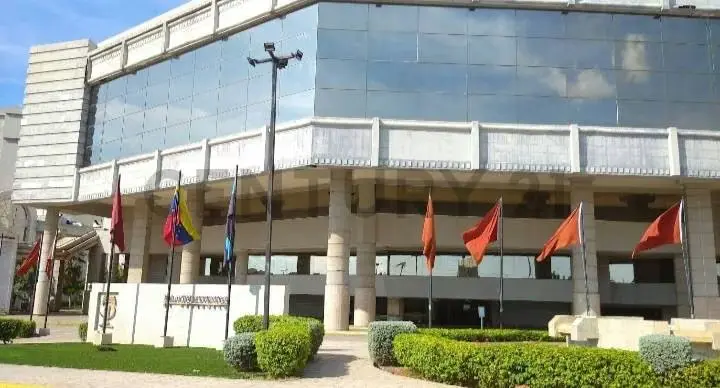 Venta de Local para Oficina en Palacio de Evento