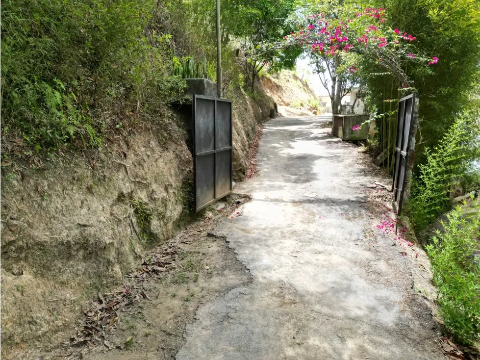 Vendo edificio residencial 750m2 Oripoto 0784 - 5