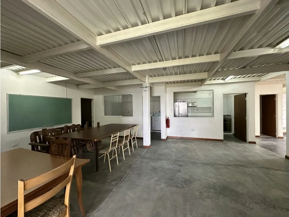 Vendo edificio residencial 750m2 Oripoto 0784 - 9