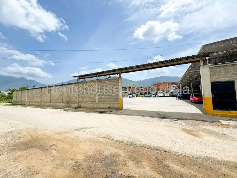 Terreno (Industrial) en Venta en Valle Arriba, Miranda