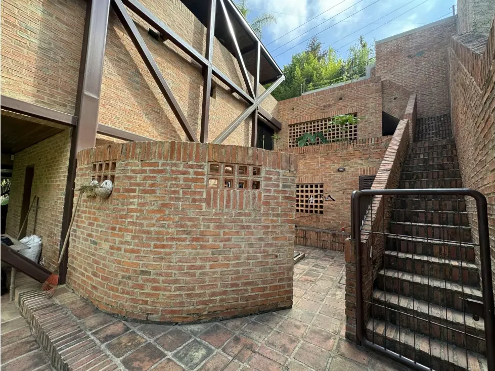 Casa de tres niveles en Oripoto calle la fronda - 28