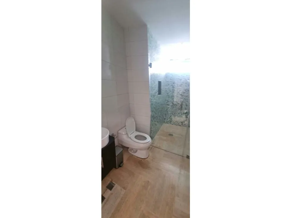Alquilo PB c/terraza 165m2 La Castellana 0622 - 17