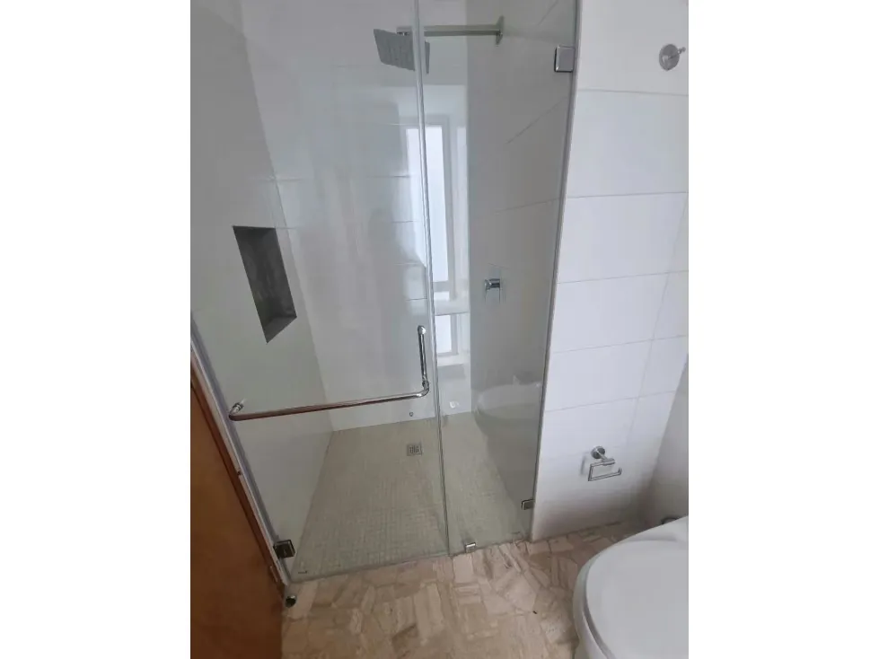 Alquilo PB c/terraza 165m2 La Castellana 0622 - 19