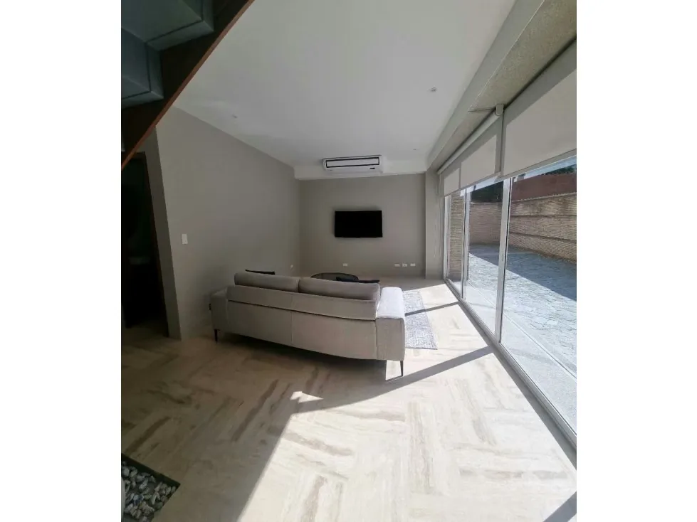 Alquilo PB c/terraza 165m2 La Castellana 0622 - 5