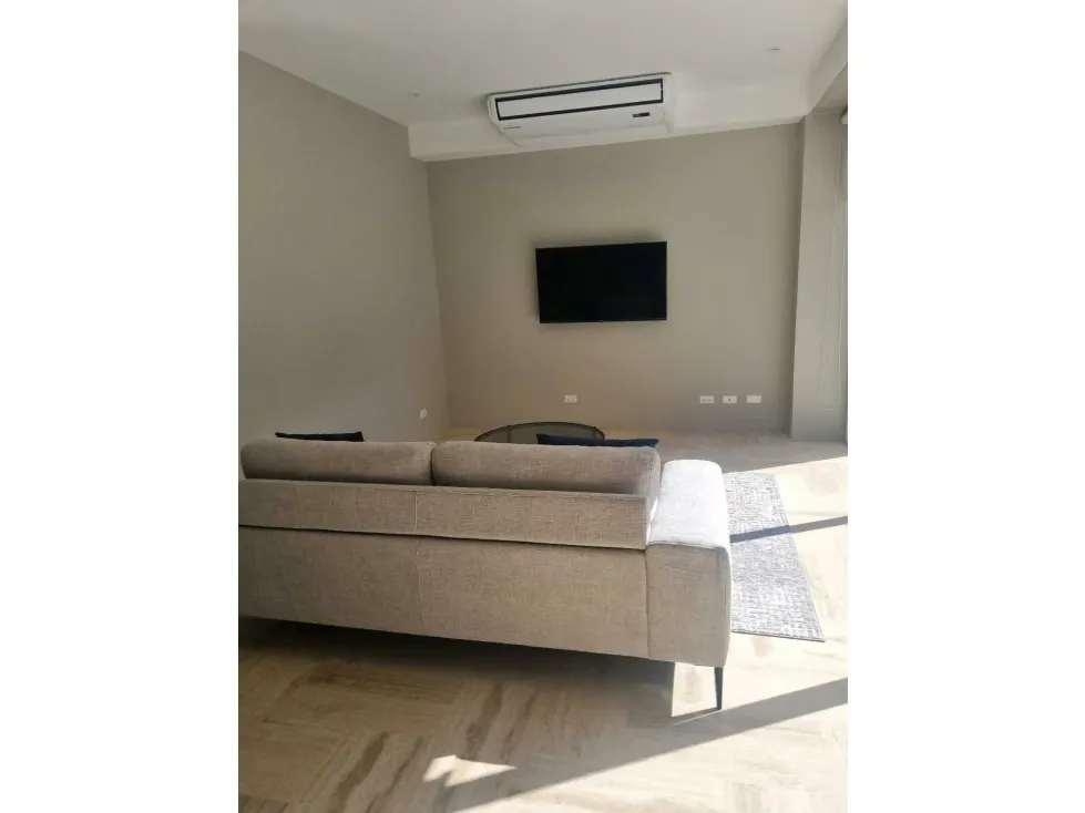 Alquilo PB c/terraza 165m2 La Castellana 0622 - 9