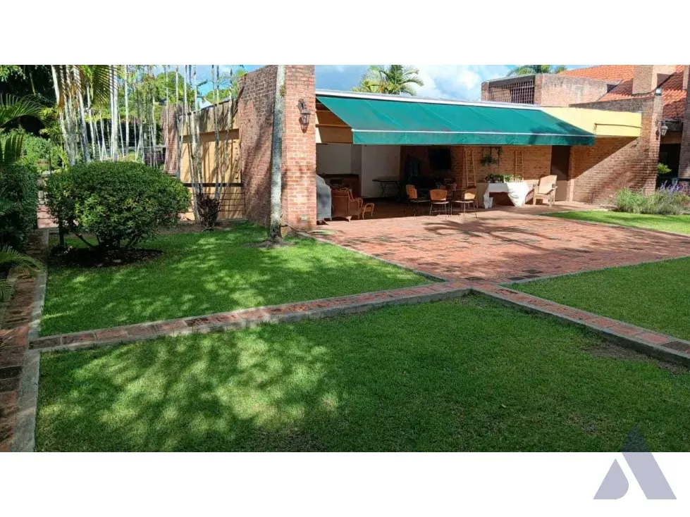 Vendo/alquilo apartamento c/jardin 620+450m2 Oripoto 7034