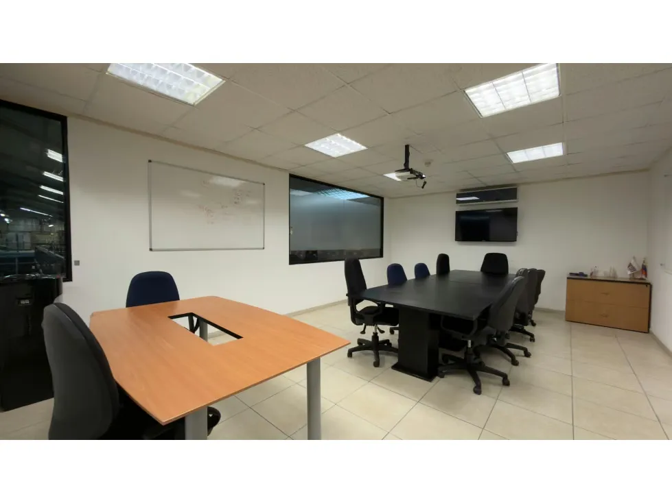 VENTA DE GALPÓN CON OFICINAS- ZONA INDUSTRIAL EL ENCANTADO - 15