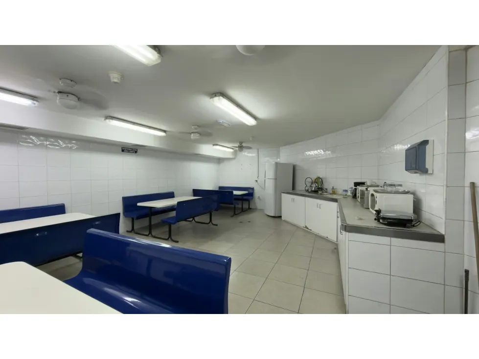 VENTA DE GALPÓN CON OFICINAS- ZONA INDUSTRIAL EL ENCANTADO - 18