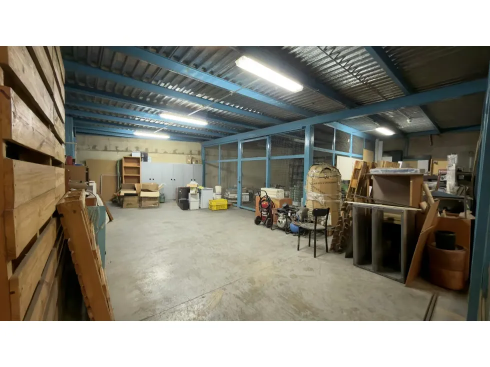 VENTA DE GALPÓN CON OFICINAS- ZONA INDUSTRIAL EL ENCANTADO - 6
