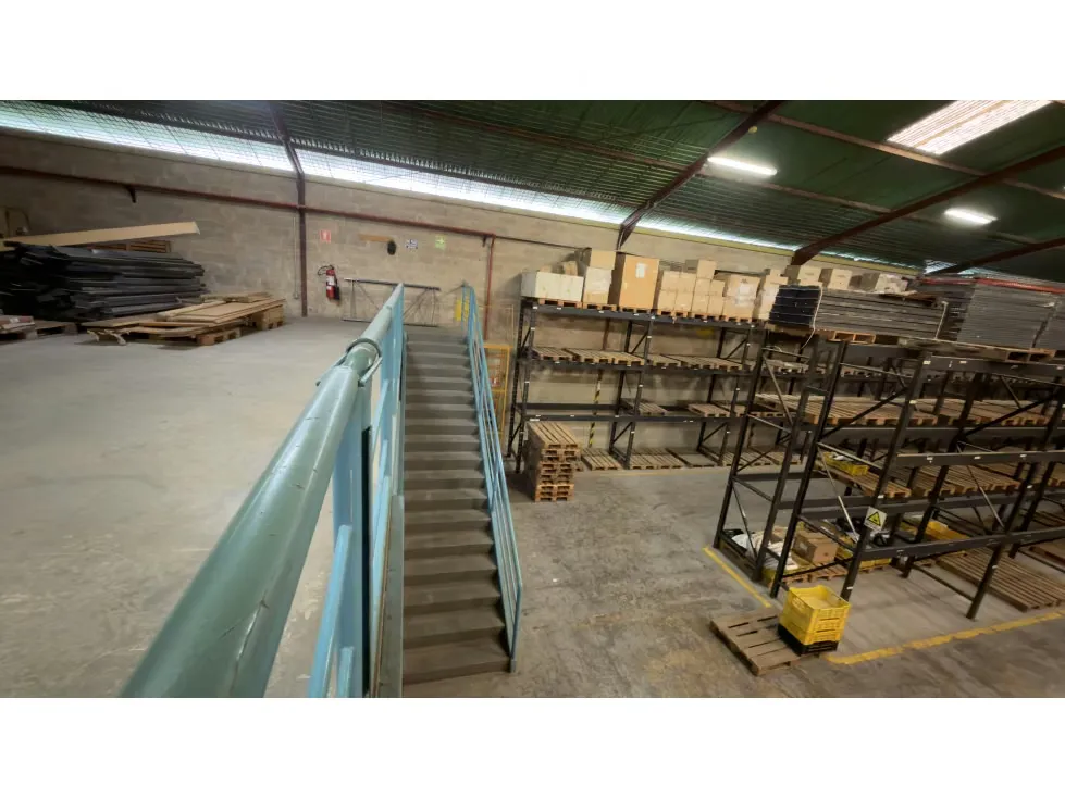VENTA DE GALPÓN CON OFICINAS- ZONA INDUSTRIAL EL ENCANTADO - 7