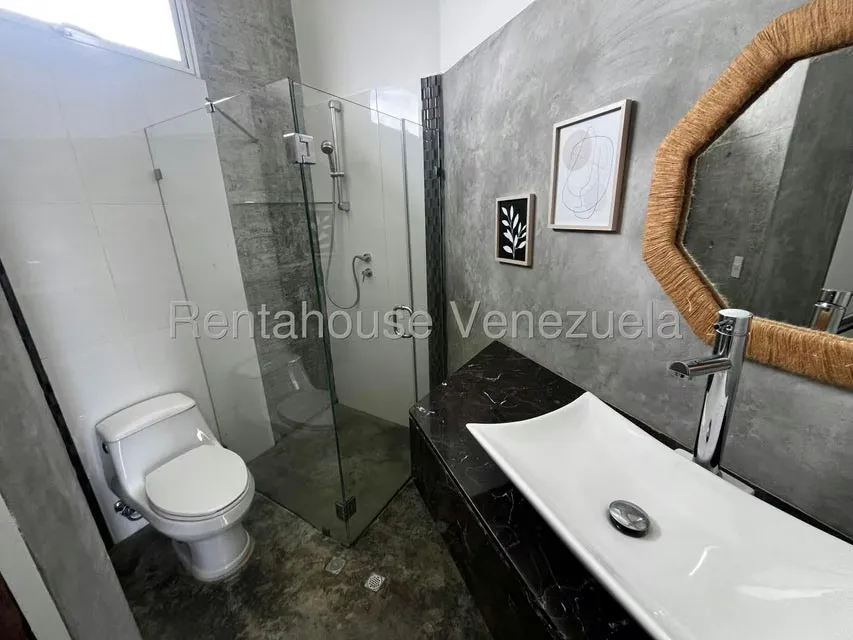 Apartamento (Multiples Niveles) en Alquiler en Oripoto, Distrito Metropolitano - 26