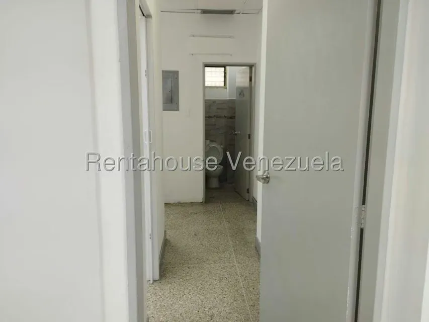 Local Comercial en Alquiler en La Tahona, Distrito Metropolitano - 11