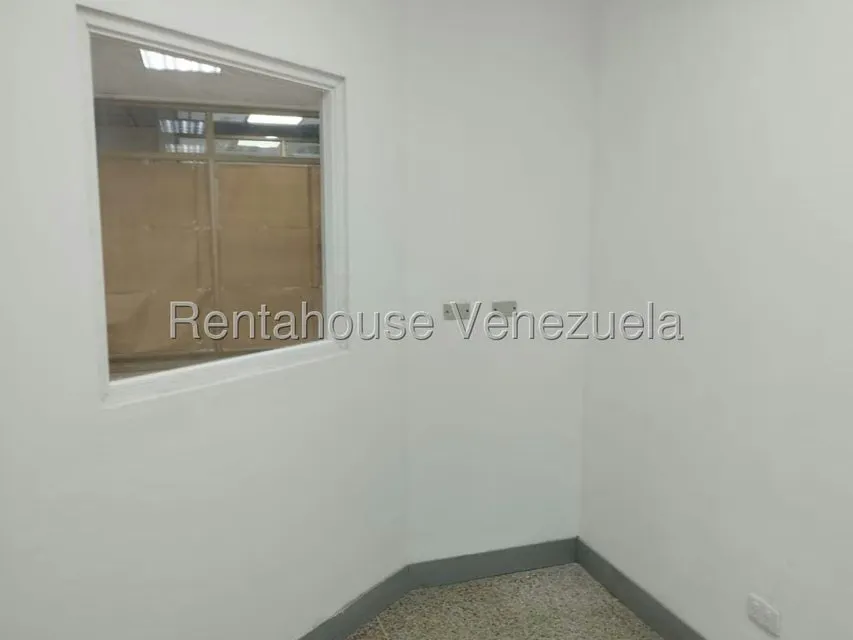 Local Comercial en Alquiler en La Tahona, Distrito Metropolitano - 12