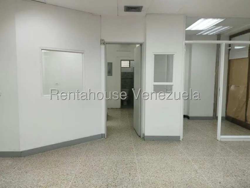 Local Comercial en Alquiler en La Tahona, Distrito Metropolitano - 13