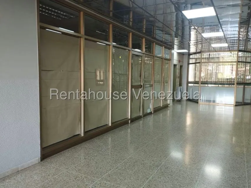 Local Comercial en Alquiler en La Tahona, Distrito Metropolitano - 3