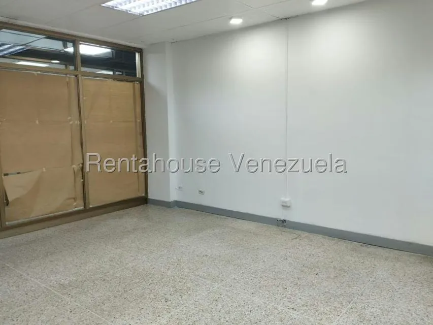 Local Comercial en Alquiler en La Tahona, Distrito Metropolitano - 9