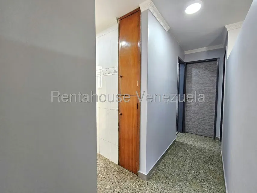 Apartamento (1 Nivel) en Alquiler en Zona Oeste, Lara - 11