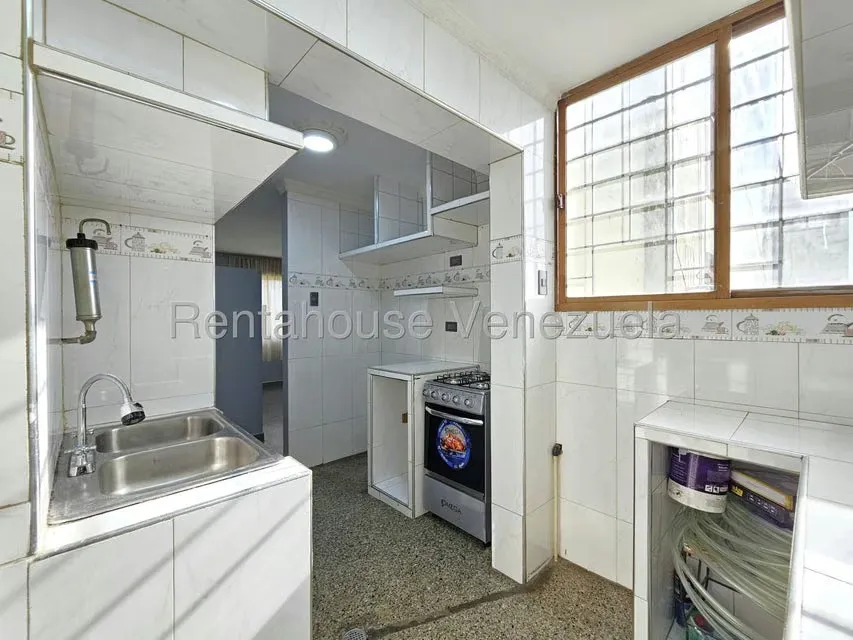 Apartamento (1 Nivel) en Alquiler en Zona Oeste, Lara - 16