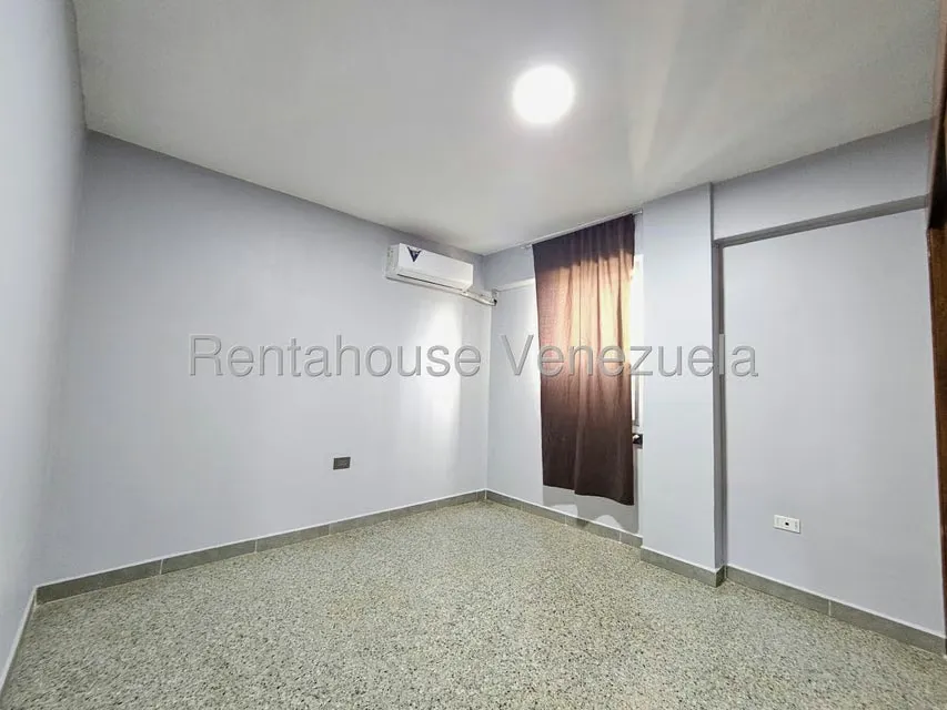 Apartamento (1 Nivel) en Alquiler en Zona Oeste, Lara - 18
