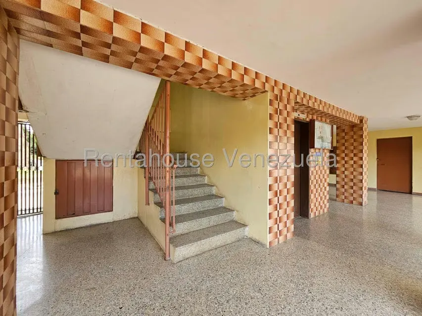 Apartamento (1 Nivel) en Alquiler en Zona Oeste, Lara - 3