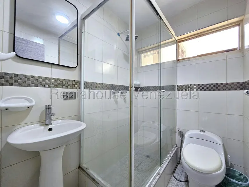 Apartamento (1 Nivel) en Alquiler en Zona Oeste, Lara - 21