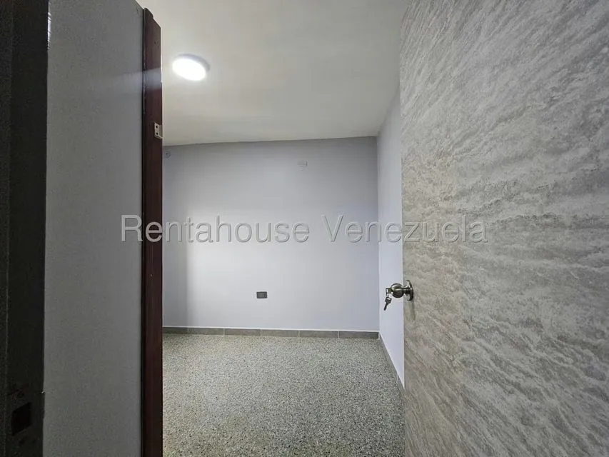 Apartamento (1 Nivel) en Alquiler en Zona Oeste, Lara - 22