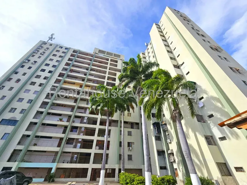 Apartamento (1 Nivel) en Alquiler en Zona Oeste, Lara - 32